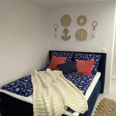 Sea & Z Basenem Silence アパート *