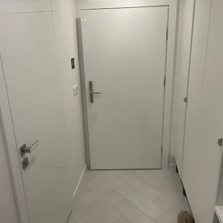 Sea & Z Basenem Silence * ミエルノ