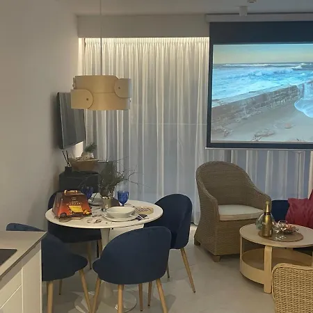 Apartment Sea & Z Basenem Silence