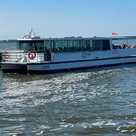 Sea & Z Basenem Silence アパート ミエルノ